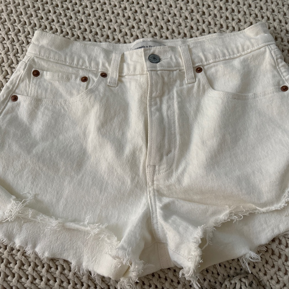 Ambercrombie & Fitch white Jean shorts